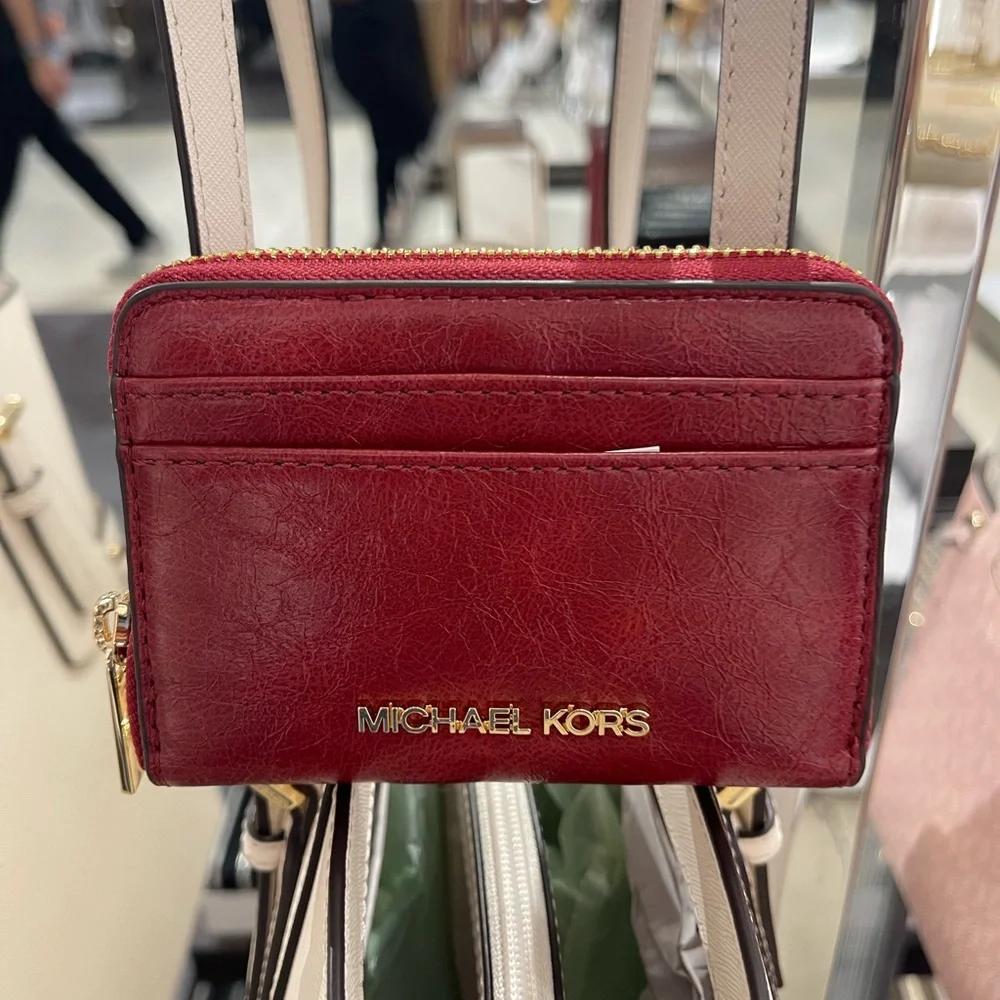 MICHAEL KORS Jet Set Medium Distressed Zip Around Card Case
Cherry
NWT - Picture 9 of 16